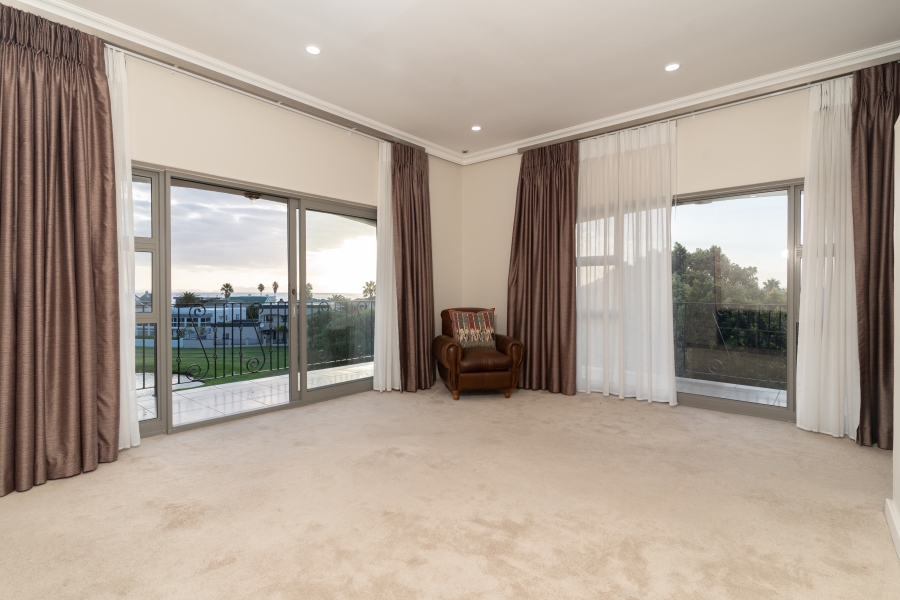 5 Bedroom Property for Sale in Greenways Golf Estate Western Cape